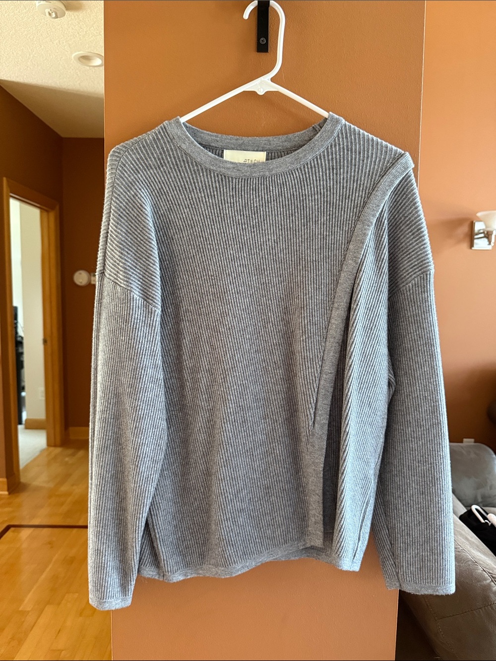 Pinch women’s Light Gray Ribbed Crewneck Sweater